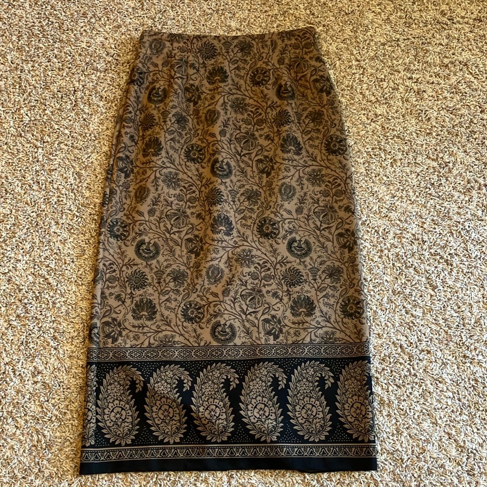 Briggs New York Womans Maxi Skirt Black$ Brown Vintage Print